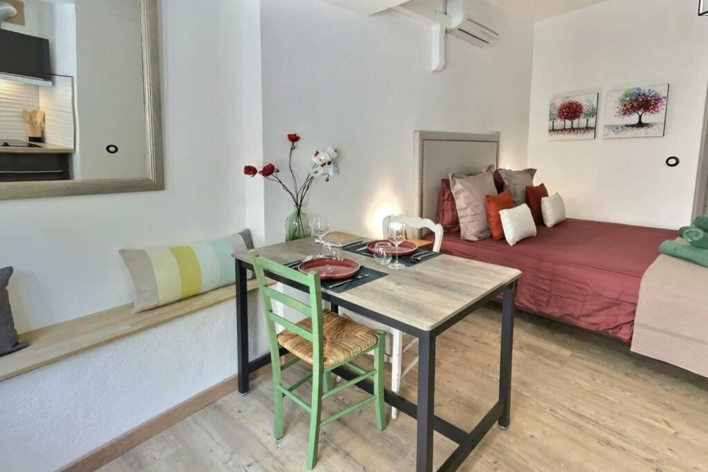דירות Studio Tout Confort, Terrasse, Calme Moustiers #7 מראה חיצוני תמונה