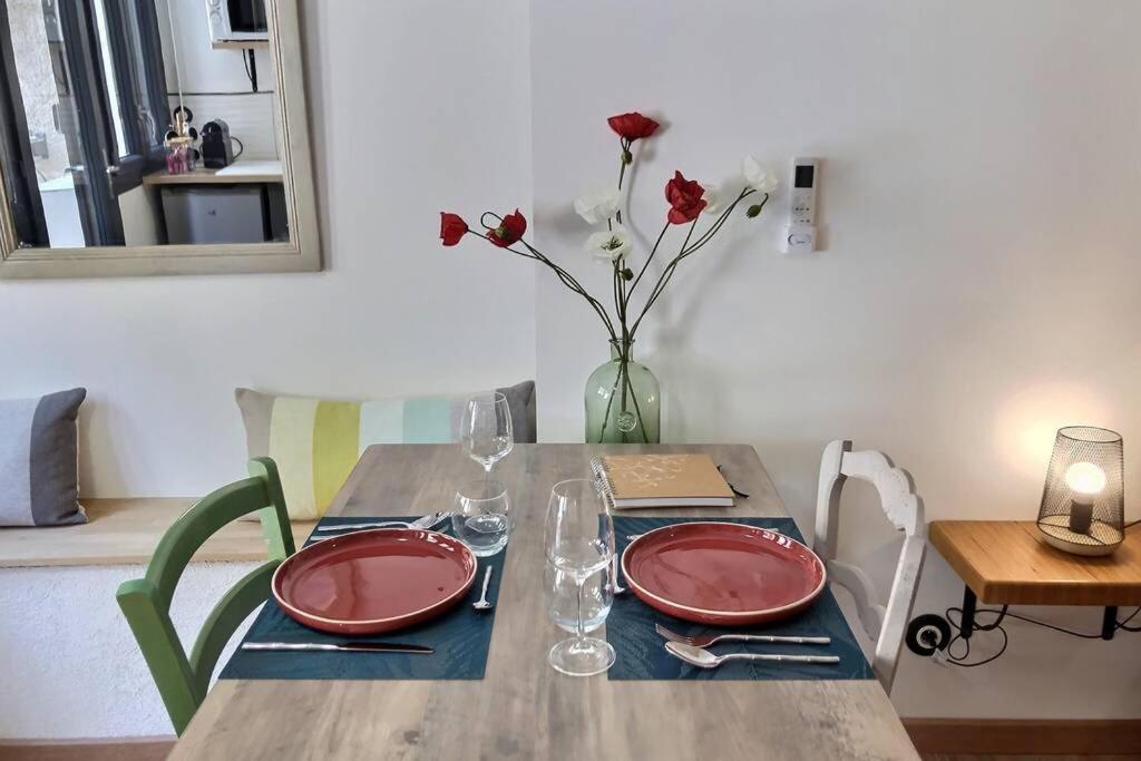 דירות Studio Tout Confort, Terrasse, Calme Moustiers #7 מראה חיצוני תמונה